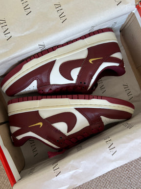 Nike Dunk Low Bordô Feminino