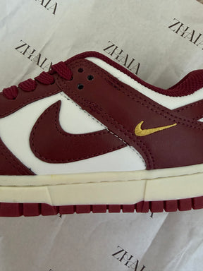 Nike Dunk Low Bordô Feminino