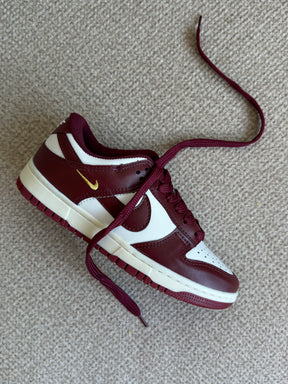 Nike Dunk Low Bordô Feminino