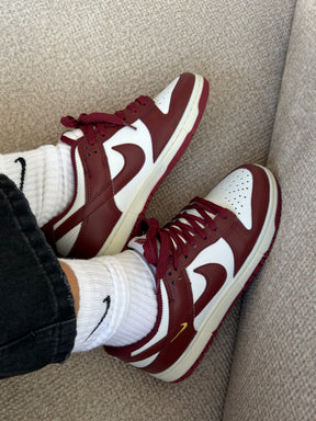 Nike Dunk Low Bordô Feminino
