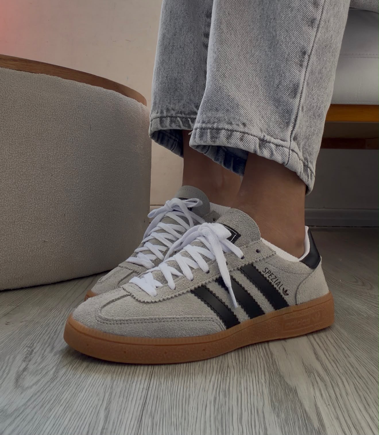 Adidas Spezial Gelo/Preto Feminino