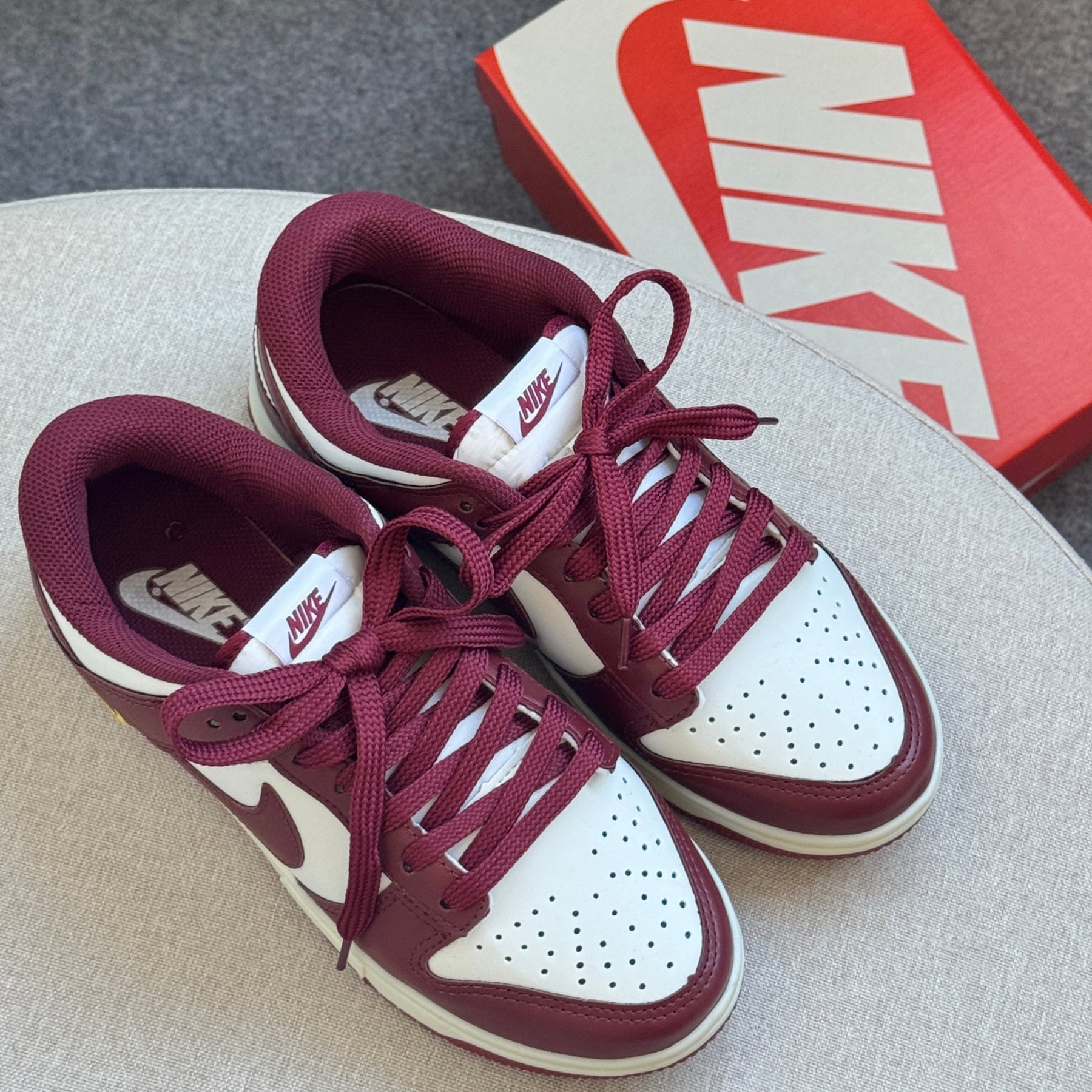 Nike Dunk Low Bordô Feminino