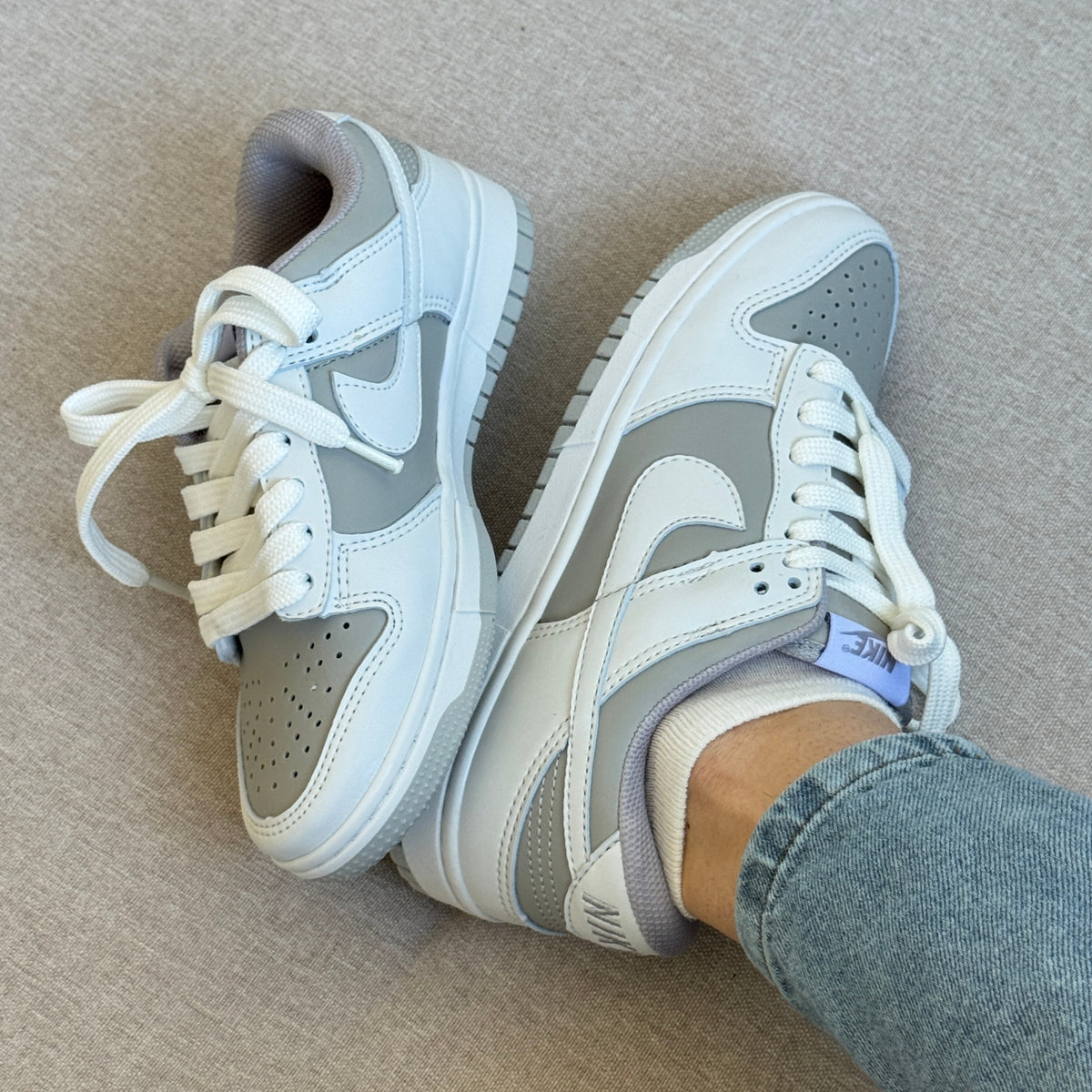 Nike Dunk Low Cinza Reverse Feminino