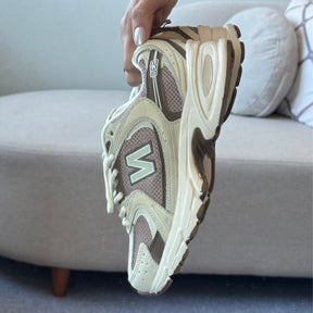 NB 530 Off White/Rose Feminino