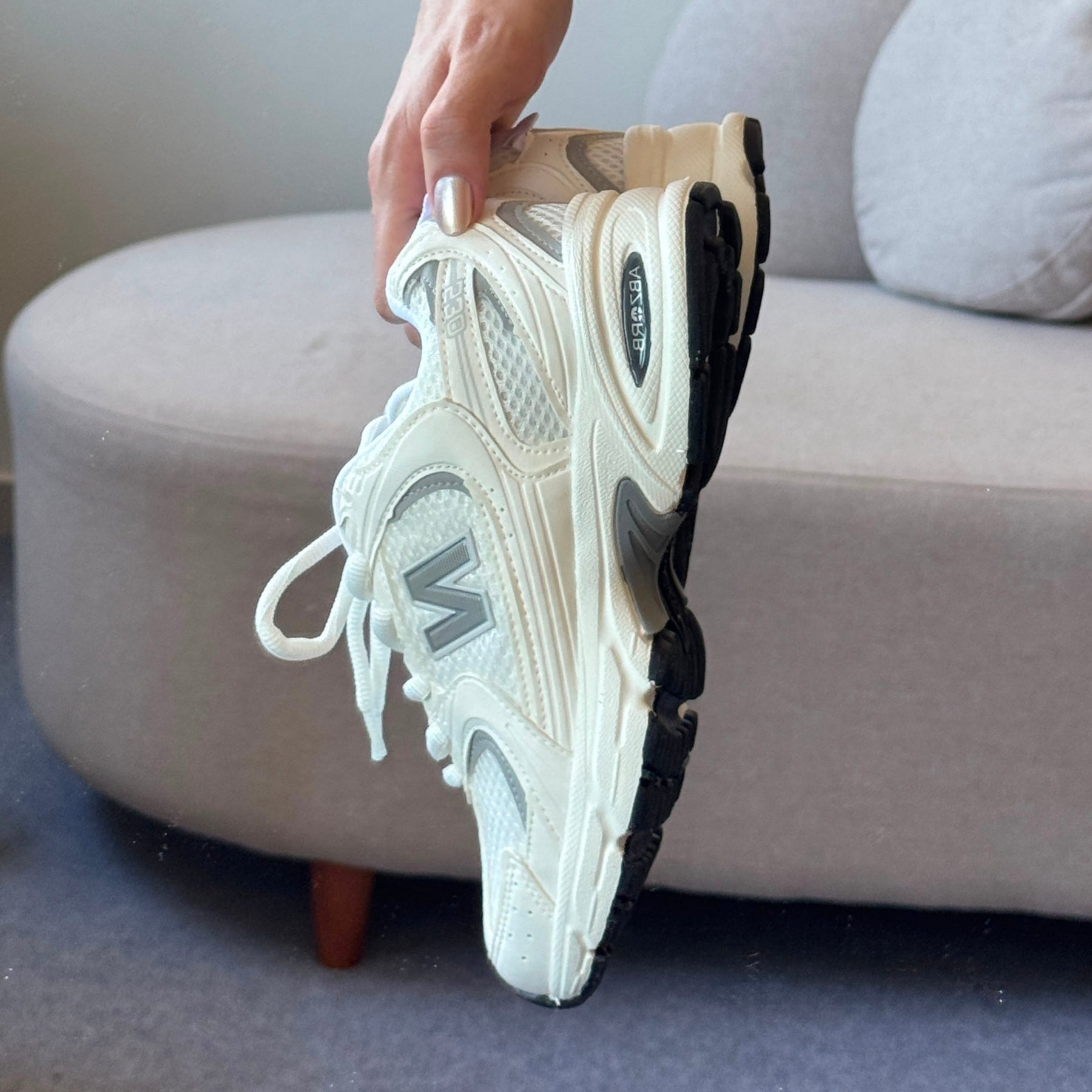 NB 530 Off White Feminino
