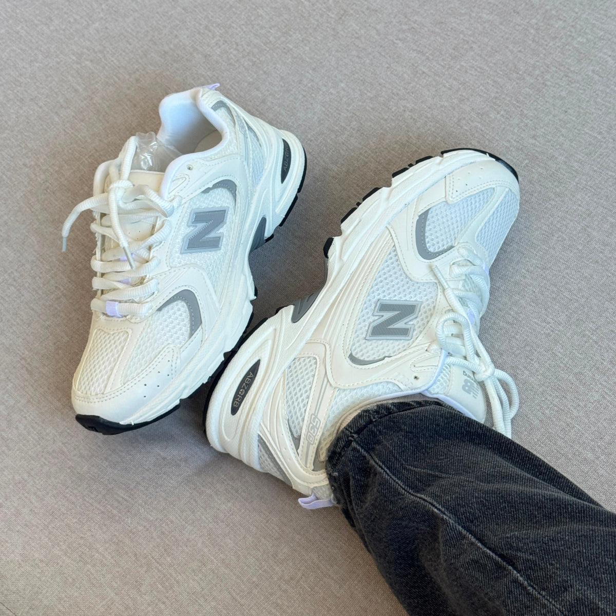 NB 530 Off White Feminino