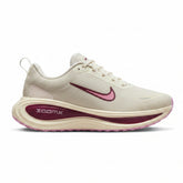 Nike Vomero Off-White/Bordô Feminino