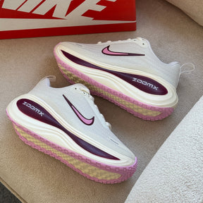 Nike Vomero Off-White/Bordô Feminino