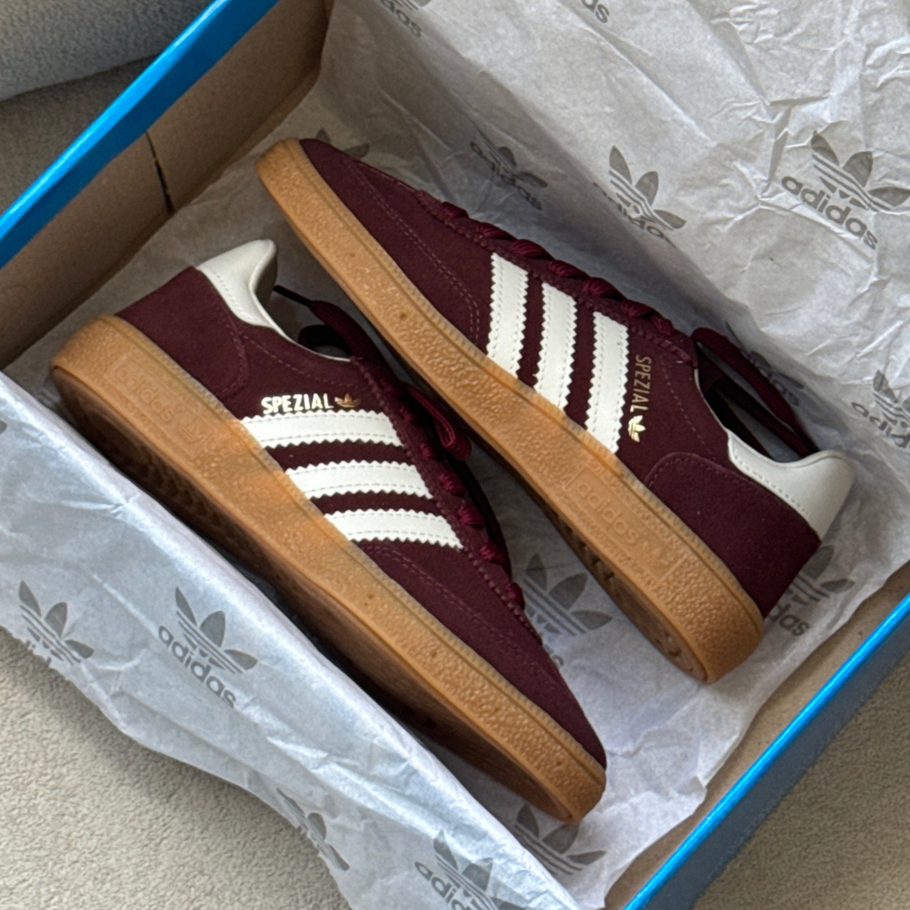 Adidas Spezial Bordô Feminino