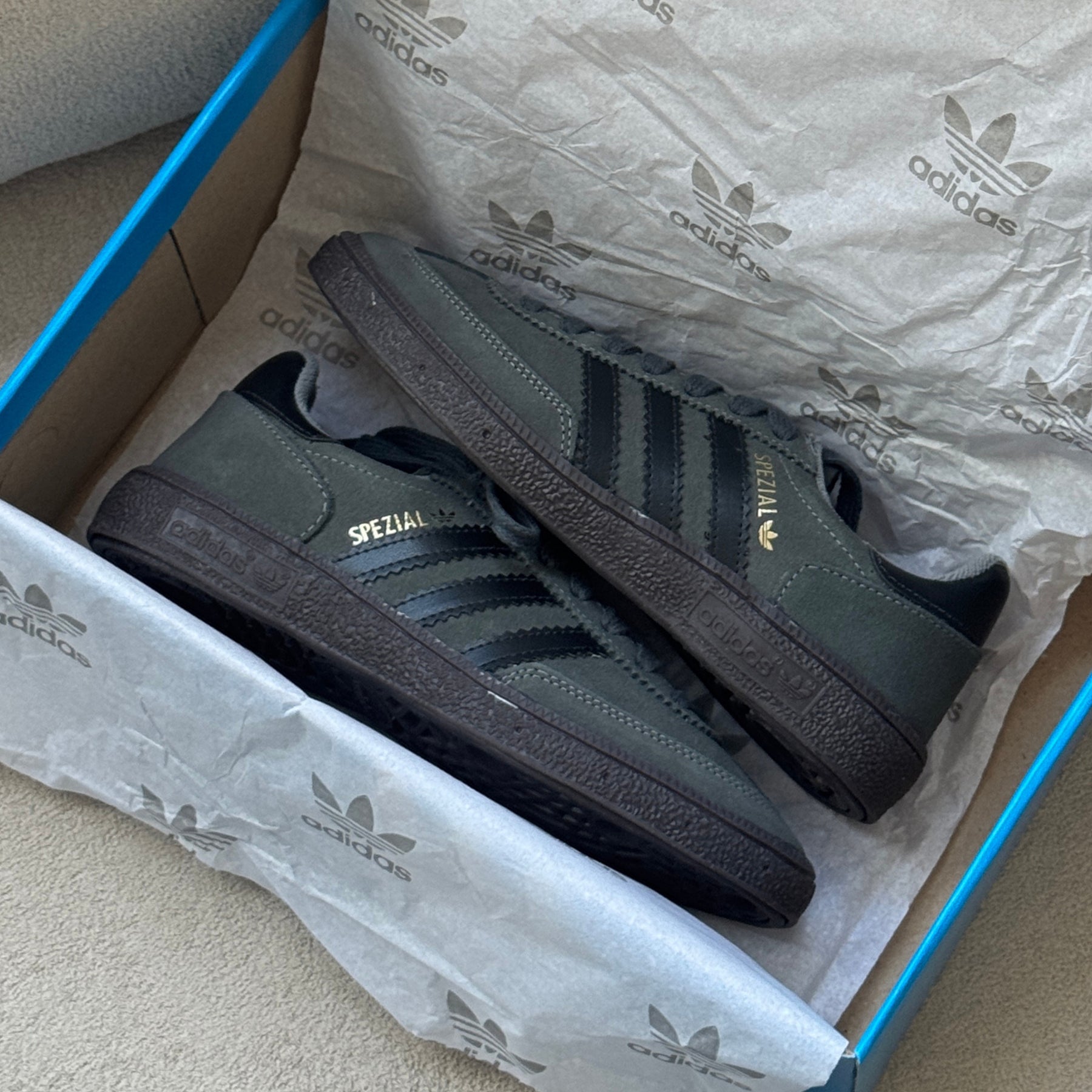 Adidas Spezial Chumbo Feminino