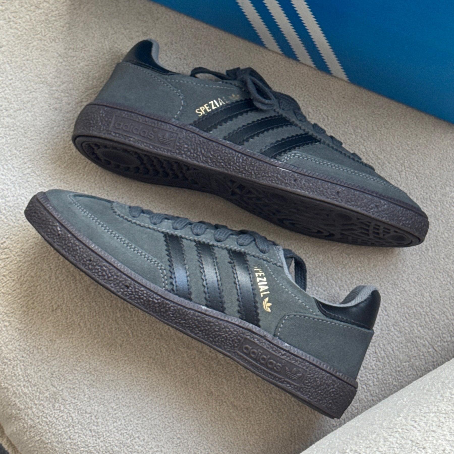 Adidas Spezial Chumbo Feminino