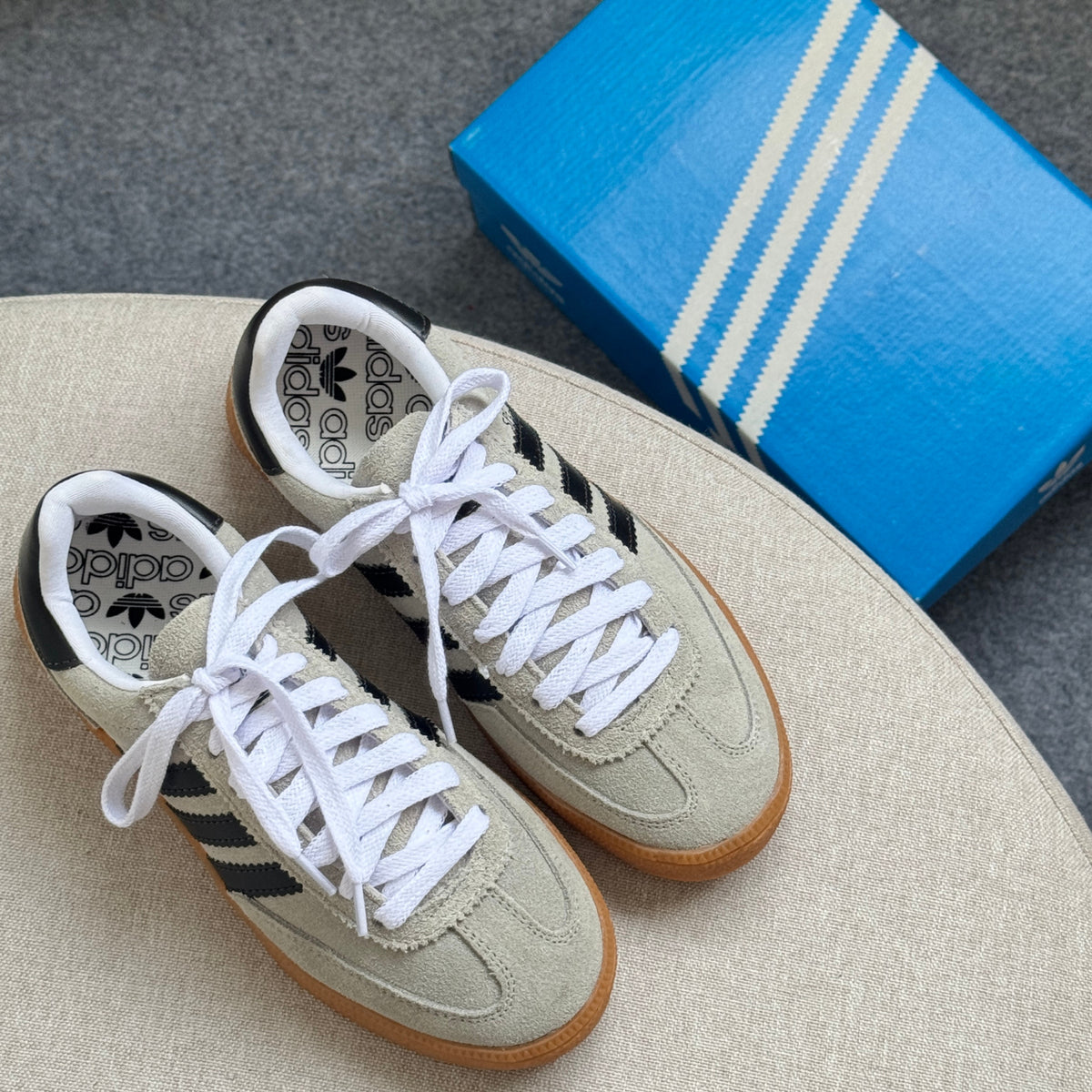 Adidas Spezial Gelo/Preto Feminino