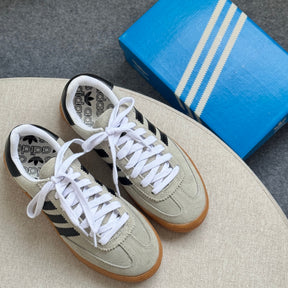 Adidas Spezial Gelo/Preto Feminino
